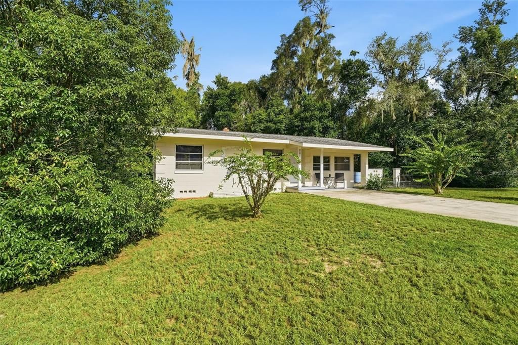 For Sale: $249,000 (2 beds, 1 baths, 1139 Square Feet)