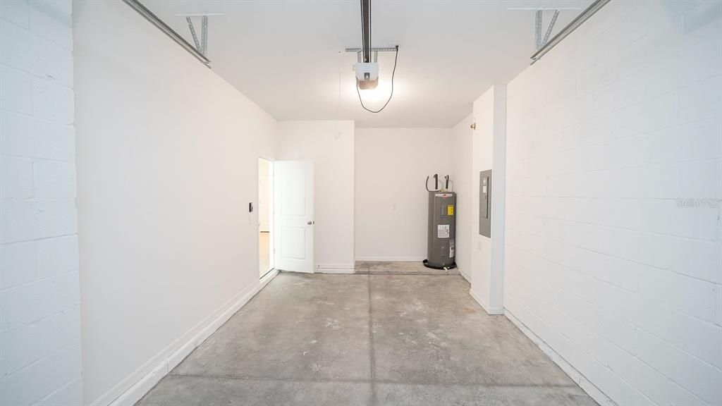 For Rent: $2,200 (3 beds, 2 baths, 1673 Square Feet)