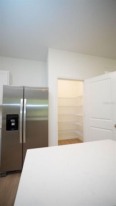For Rent: $2,200 (3 beds, 2 baths, 1673 Square Feet)