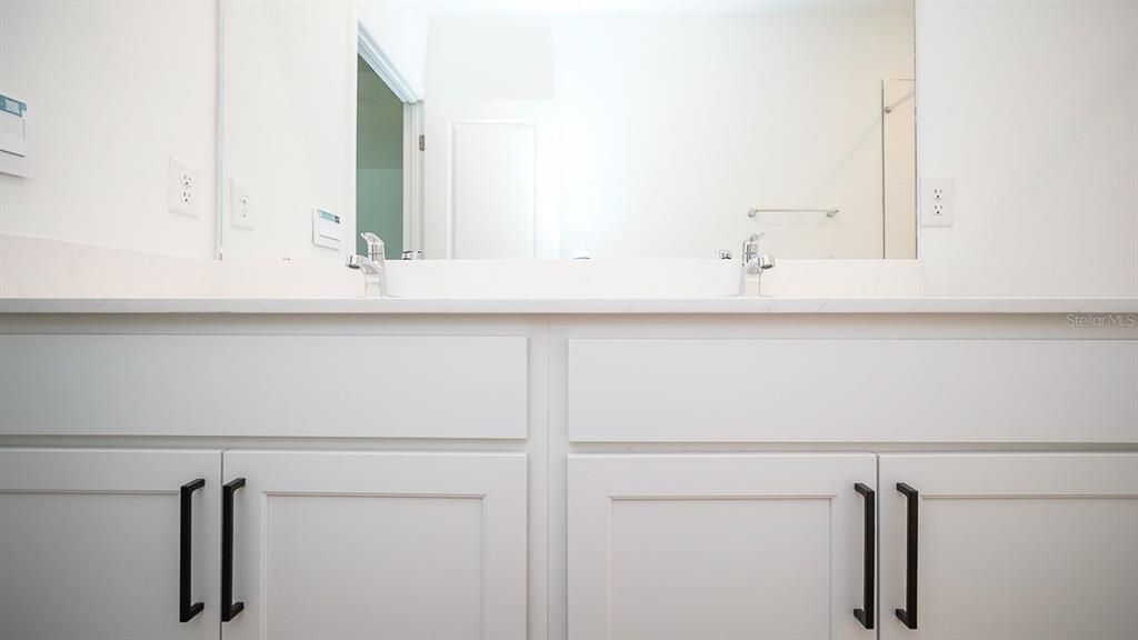 For Rent: $2,200 (3 beds, 2 baths, 1673 Square Feet)