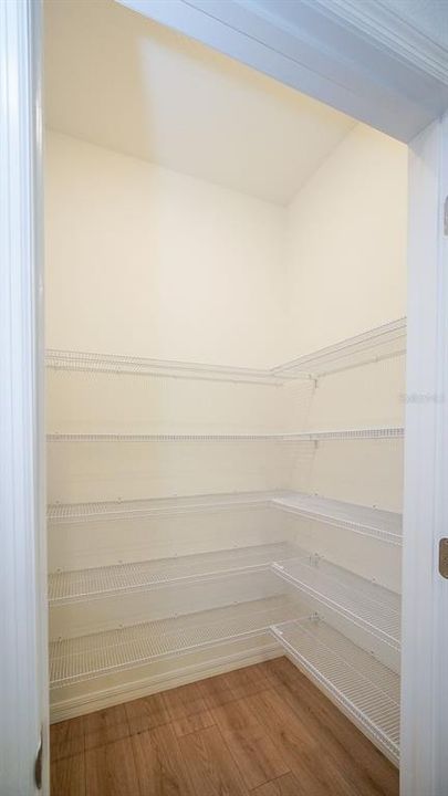 For Rent: $2,200 (3 beds, 2 baths, 1673 Square Feet)