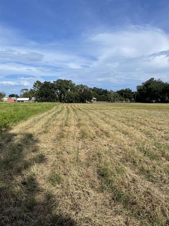 待售: $395,000 (2.15 acres)
