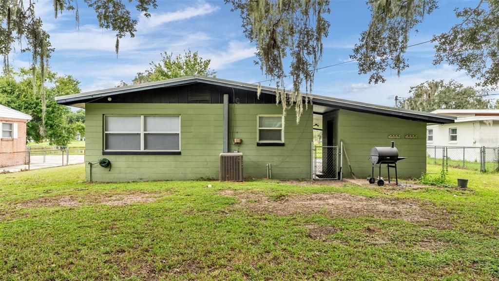 Activo con contrato: $199,500 (3 camas, 1 baños, 1170 Pies cuadrados)