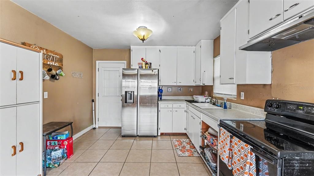 Activo con contrato: $199,500 (3 camas, 1 baños, 1170 Pies cuadrados)