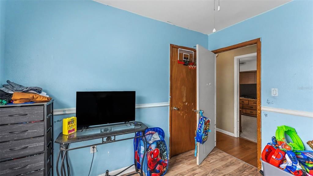Activo con contrato: $199,500 (3 camas, 1 baños, 1170 Pies cuadrados)
