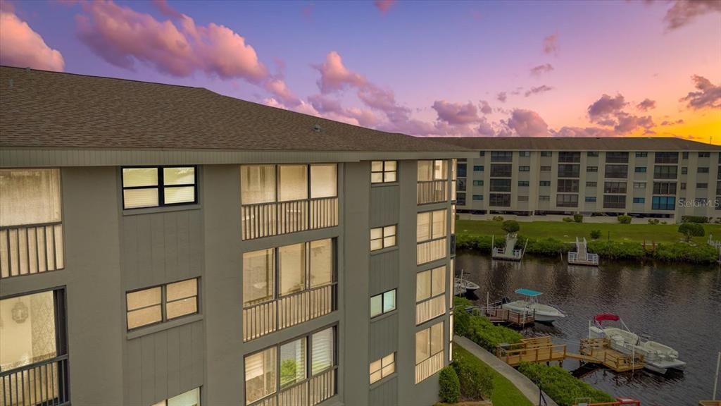 En Venta: $279,900 (2 camas, 2 baños, 1025 Pies cuadrados)