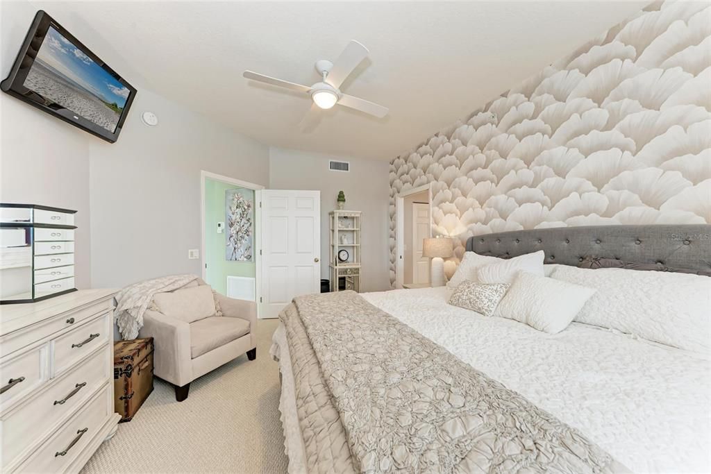 For Sale: $315,000 (2 beds, 2 baths, 1674 Square Feet)