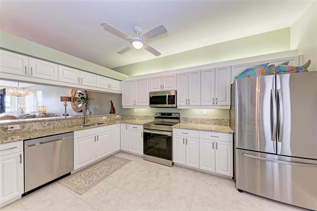 For Sale: $315,000 (2 beds, 2 baths, 1674 Square Feet)