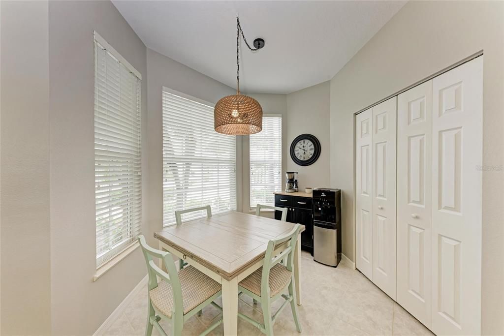 For Sale: $315,000 (2 beds, 2 baths, 1674 Square Feet)
