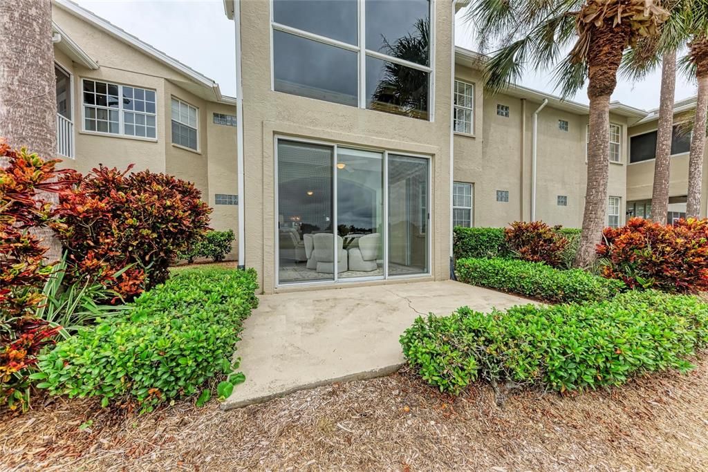 For Sale: $315,000 (2 beds, 2 baths, 1674 Square Feet)