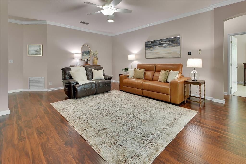For Sale: $419,900 (3 beds, 2 baths, 2005 Square Feet)