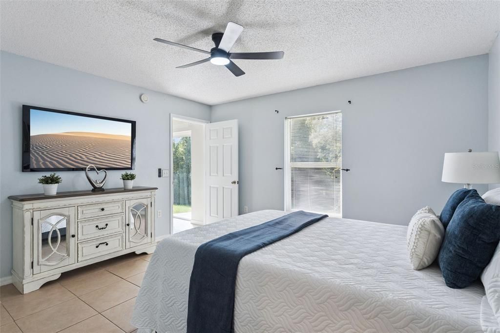 For Sale: $279,000 (3 beds, 2 baths, 1153 Square Feet)