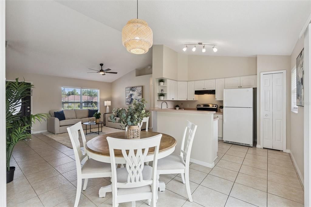 For Sale: $279,000 (3 beds, 2 baths, 1153 Square Feet)