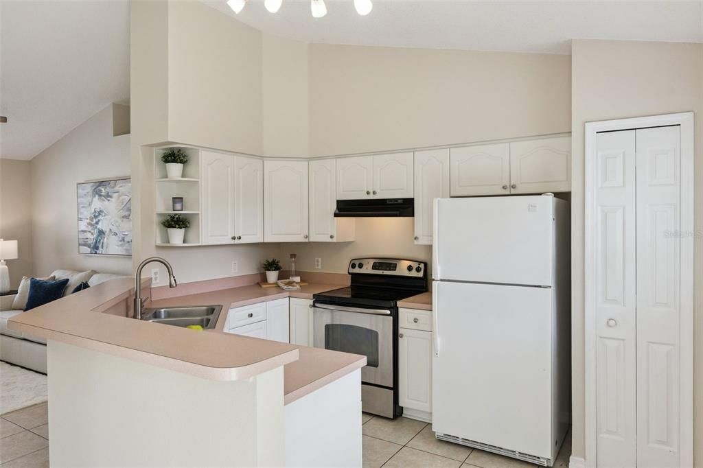For Sale: $279,000 (3 beds, 2 baths, 1153 Square Feet)