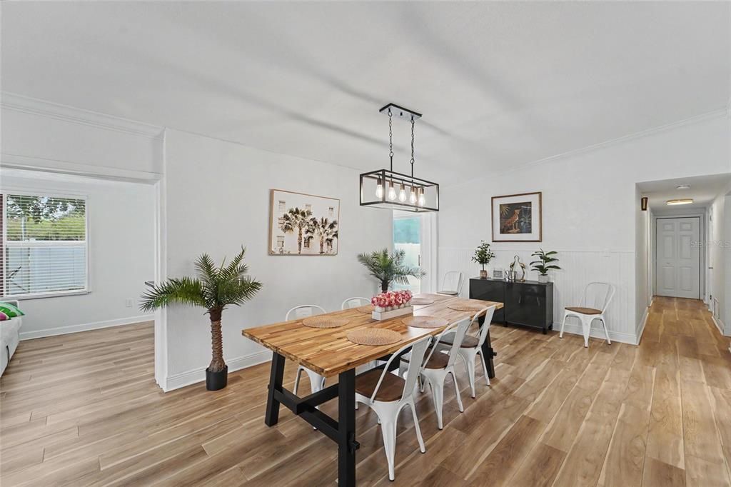 For Sale: $525,000 (3 beds, 2 baths, 1550 Square Feet)