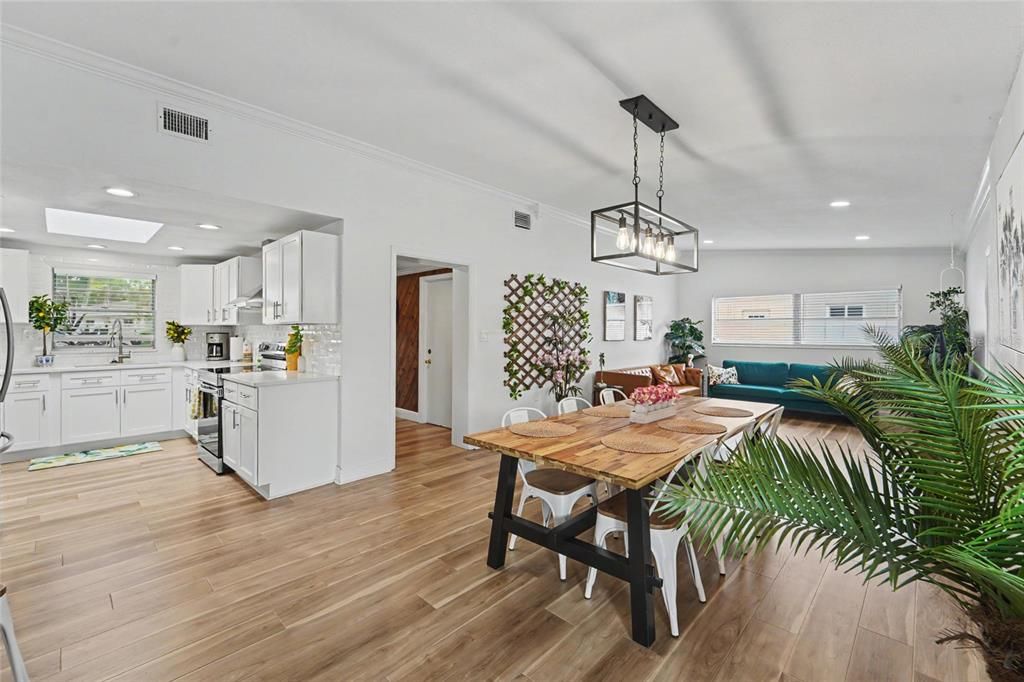 For Sale: $525,000 (3 beds, 2 baths, 1550 Square Feet)