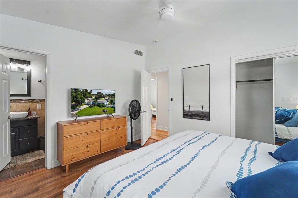 For Sale: $525,000 (3 beds, 2 baths, 1550 Square Feet)