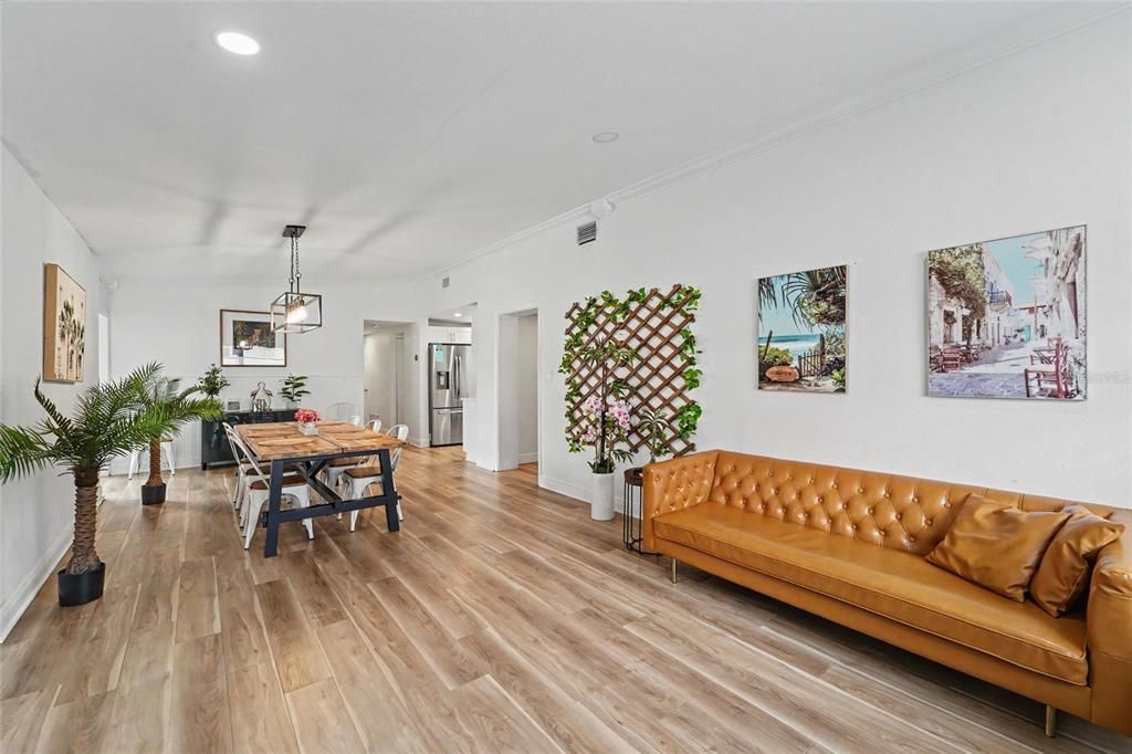 For Sale: $525,000 (3 beds, 2 baths, 1550 Square Feet)