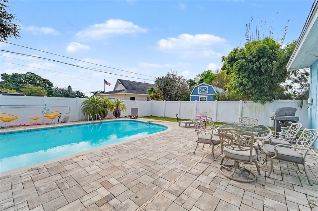 For Sale: $525,000 (3 beds, 2 baths, 1550 Square Feet)