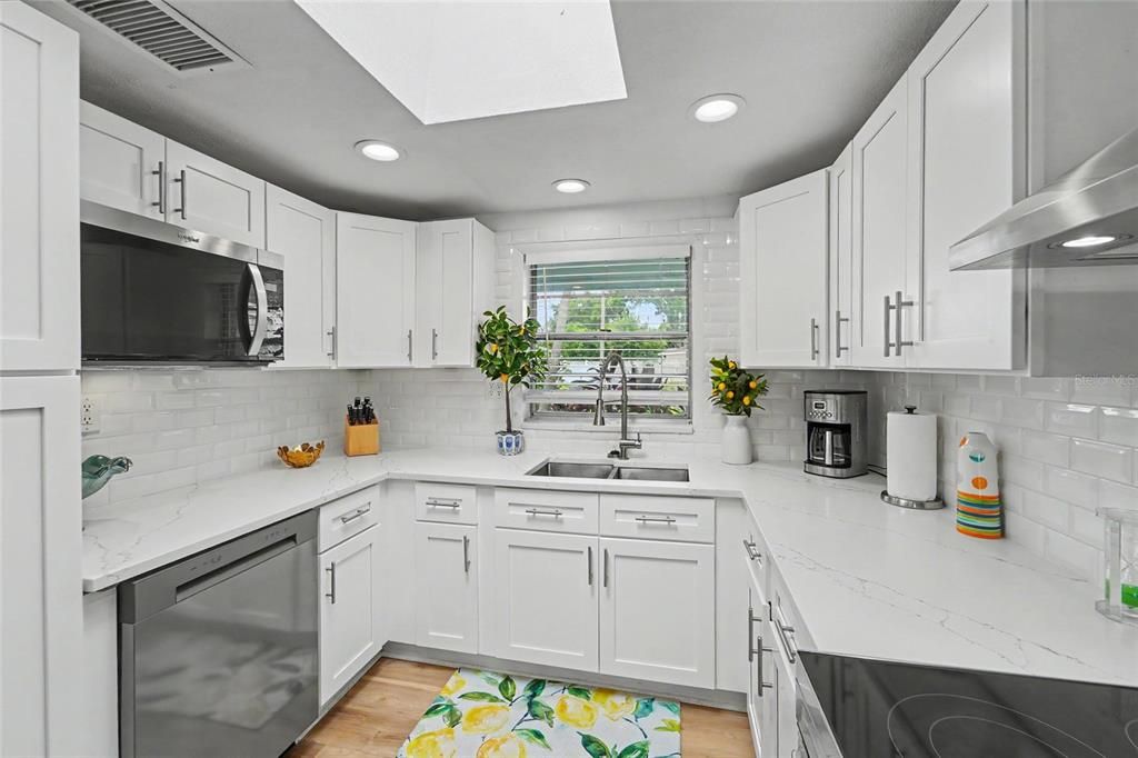 For Sale: $525,000 (3 beds, 2 baths, 1550 Square Feet)