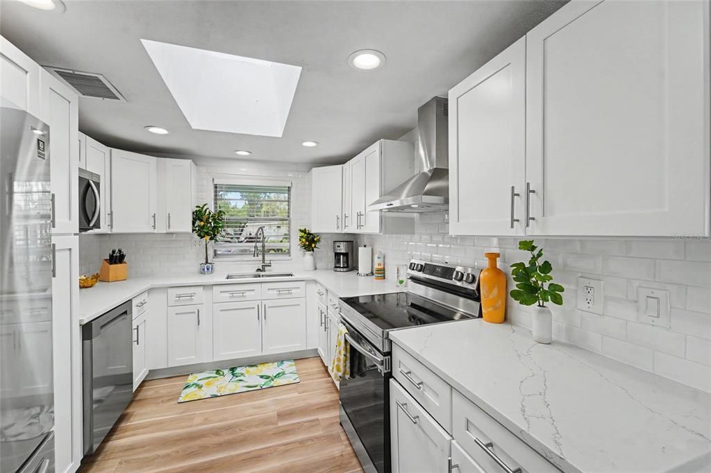 For Sale: $525,000 (3 beds, 2 baths, 1550 Square Feet)