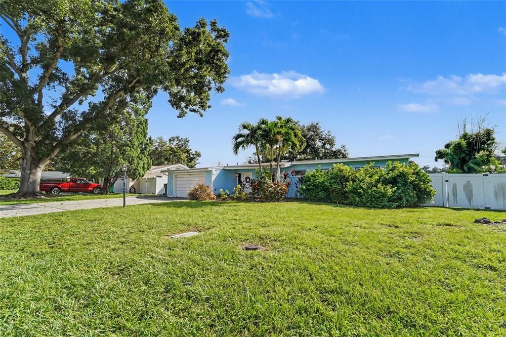 For Sale: $525,000 (3 beds, 2 baths, 1550 Square Feet)