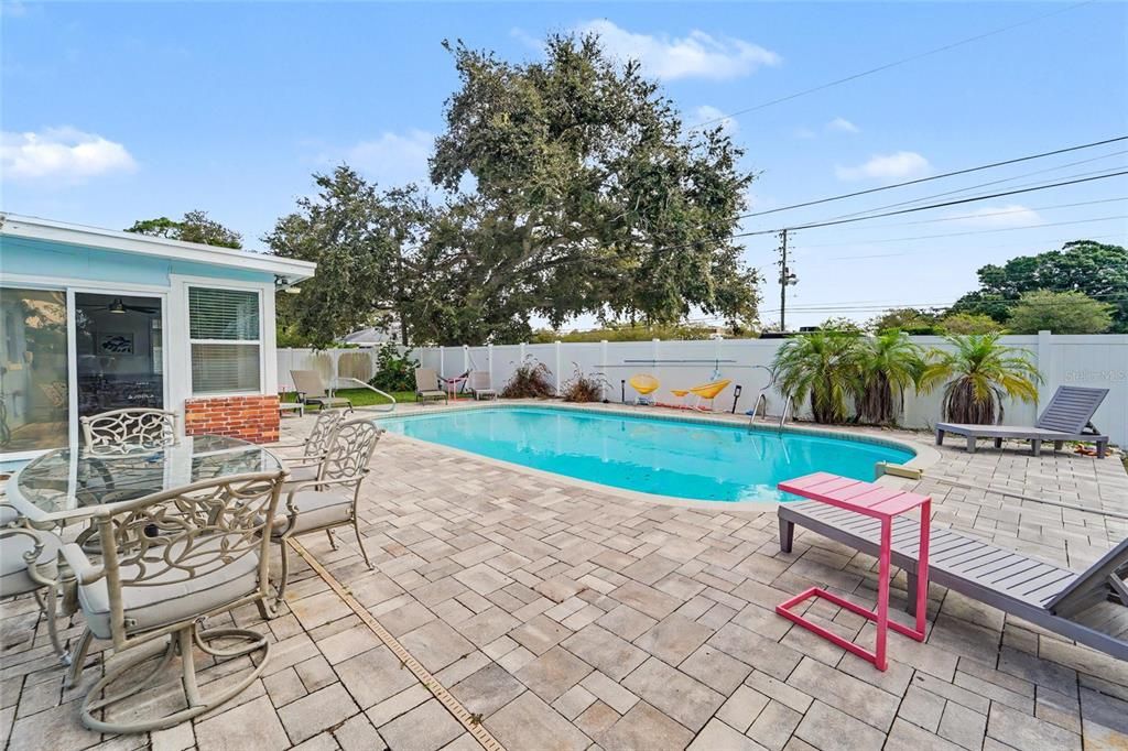 For Sale: $525,000 (3 beds, 2 baths, 1550 Square Feet)
