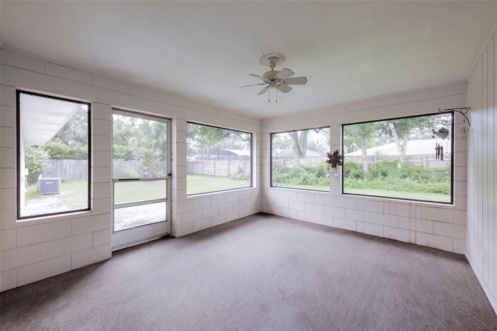 For Sale: $365,000 (3 beds, 2 baths, 1428 Square Feet)