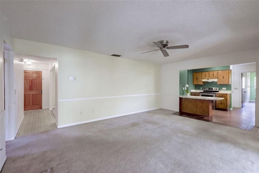 For Sale: $365,000 (3 beds, 2 baths, 1428 Square Feet)