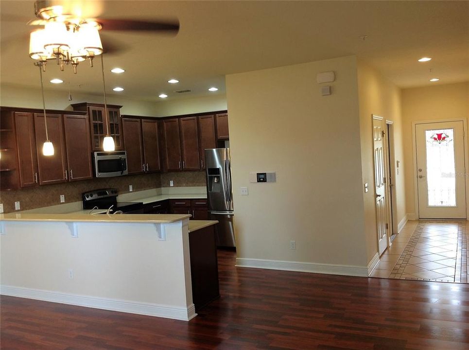 For Rent: $2,300 (3 beds, 2 baths, 1751 Square Feet)