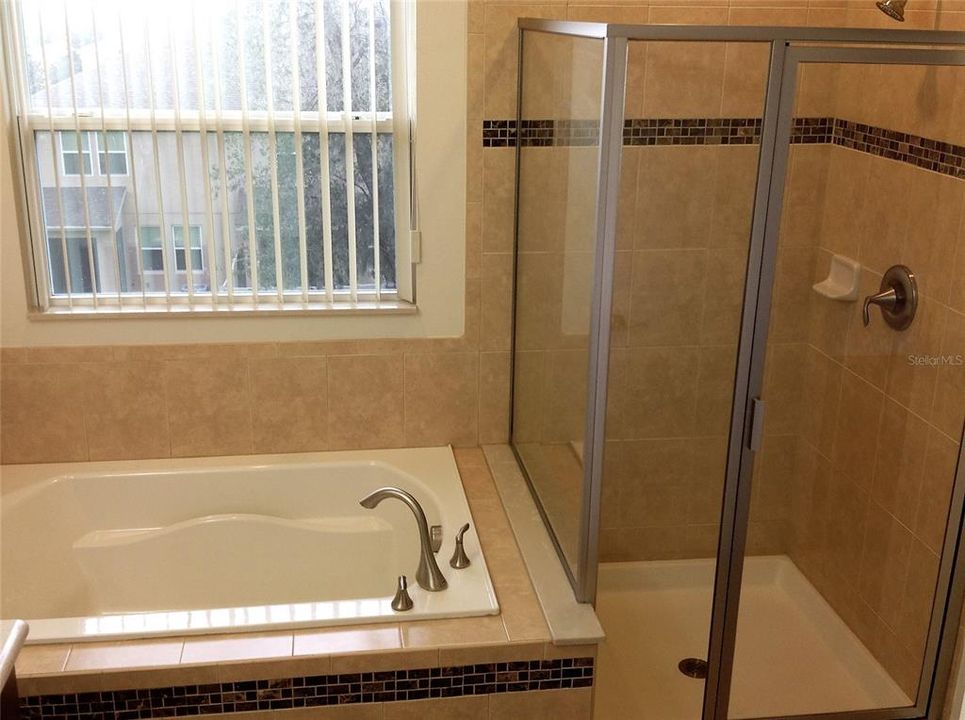 For Rent: $2,300 (3 beds, 2 baths, 1751 Square Feet)