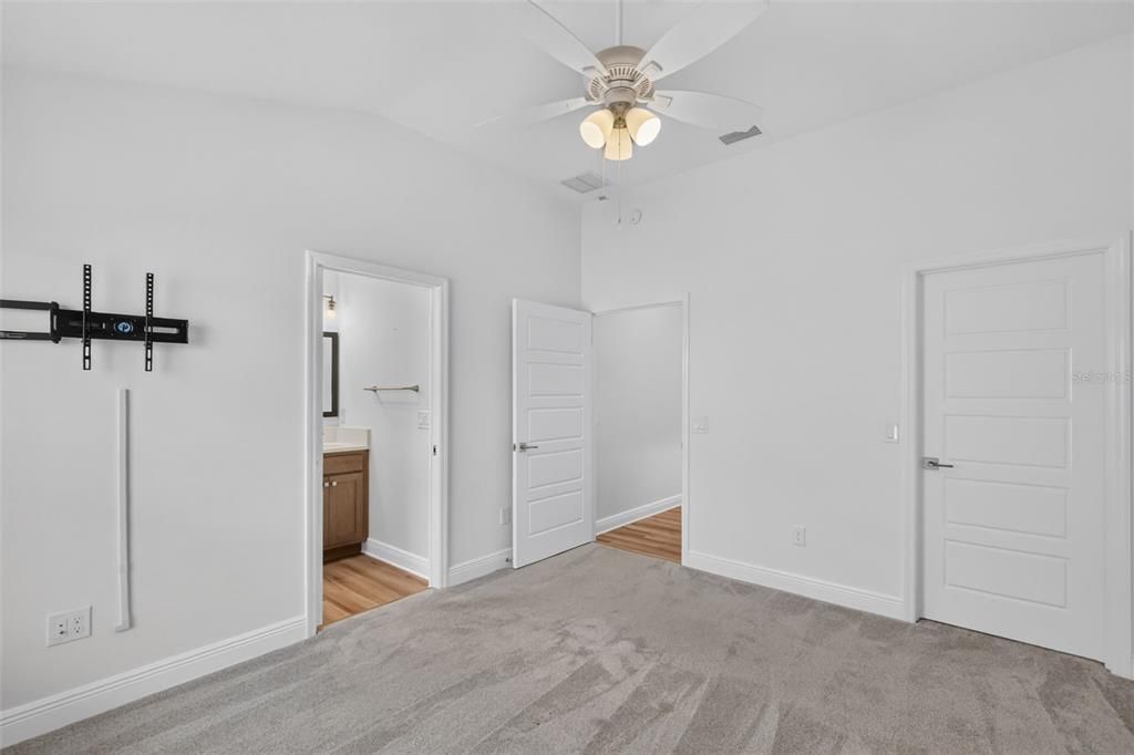 En Venta: $799,000 (3 camas, 3 baños, 1905 Pies cuadrados)