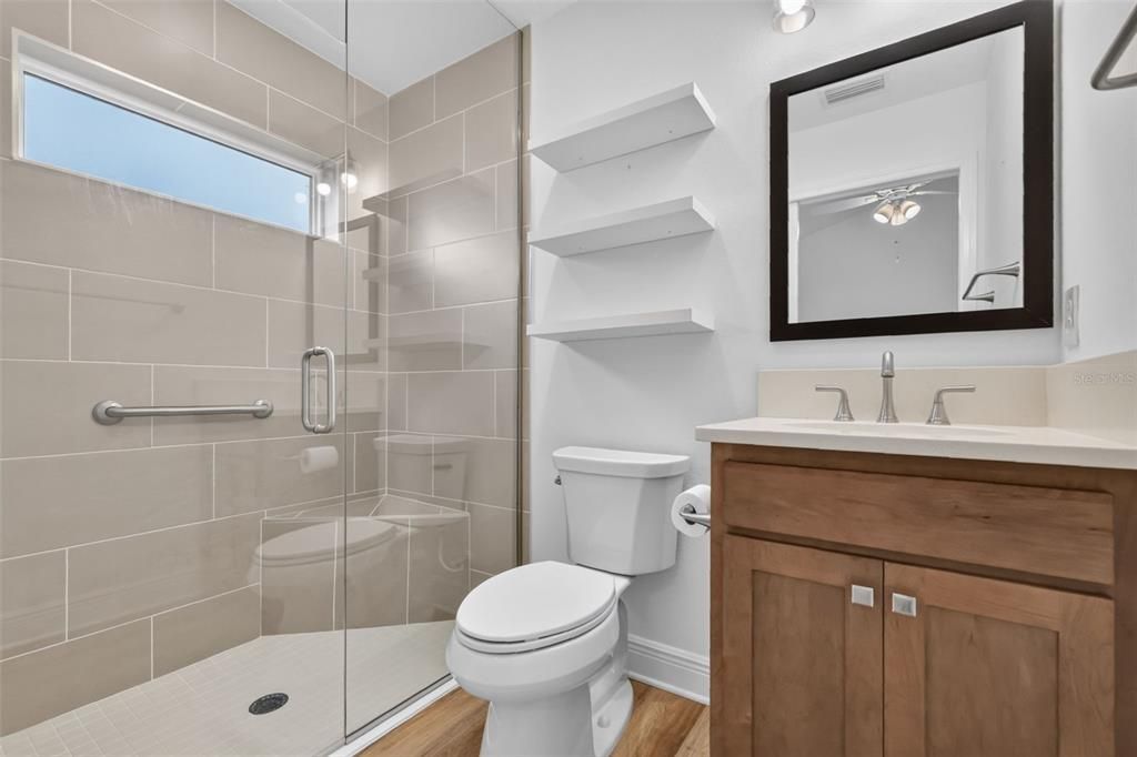 En Venta: $799,000 (3 camas, 3 baños, 1905 Pies cuadrados)