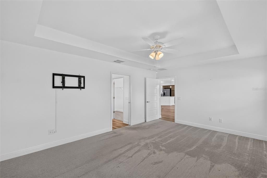 En Venta: $799,000 (3 camas, 3 baños, 1905 Pies cuadrados)