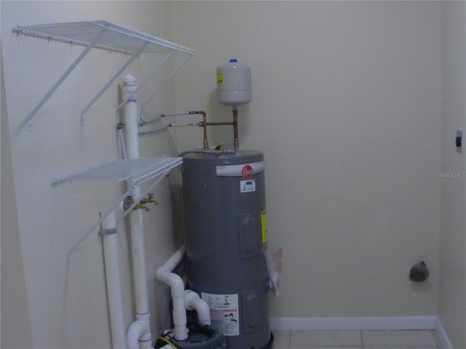 For Rent: $1,625 (1 beds, 1 baths, 970 Square Feet)