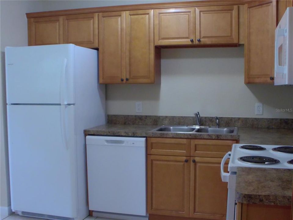 For Rent: $1,625 (1 beds, 1 baths, 970 Square Feet)