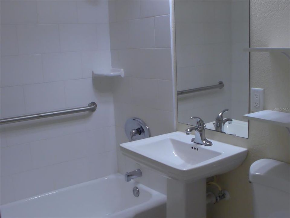 For Rent: $1,625 (1 beds, 1 baths, 970 Square Feet)