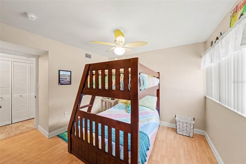: $168,900 (2 camas, 2 baños, 975 Pies cuadrados)