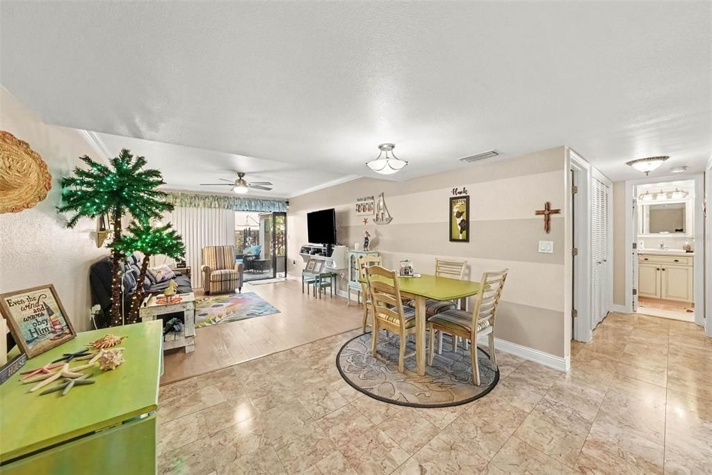: $168,900 (2 camas, 2 baños, 975 Pies cuadrados)