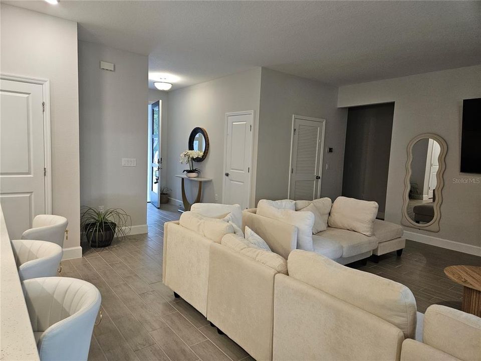 For Sale: $469,900 (4 beds, 3 baths, 2306 Square Feet)