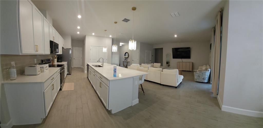 For Sale: $469,900 (4 beds, 3 baths, 2306 Square Feet)