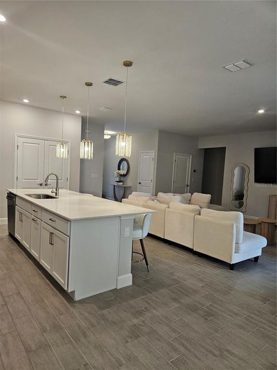For Sale: $469,900 (4 beds, 3 baths, 2306 Square Feet)