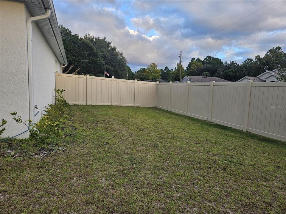 For Sale: $469,900 (4 beds, 3 baths, 2306 Square Feet)