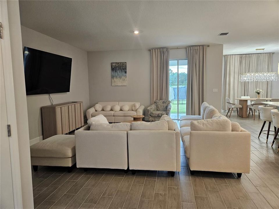 For Sale: $469,900 (4 beds, 3 baths, 2306 Square Feet)