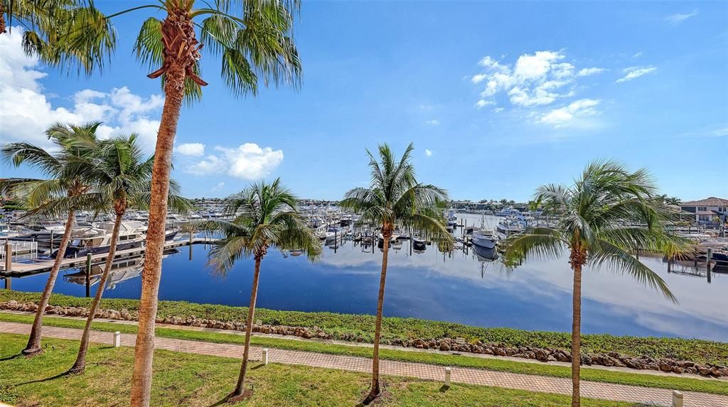 For Rent: $5,500 (2 beds, 2 baths, 1758 Square Feet)