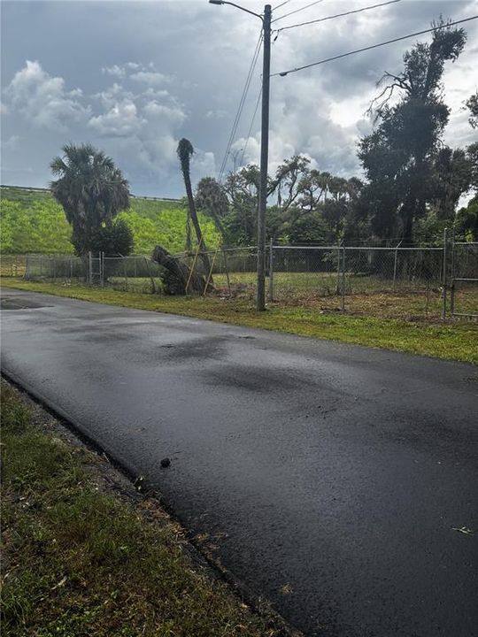 待售: $215,000 (0.34 acres)