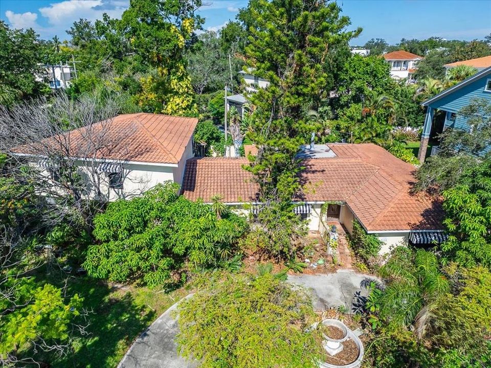 For Sale: $1,200,000 (4 beds, 3 baths, 3334 Square Feet)