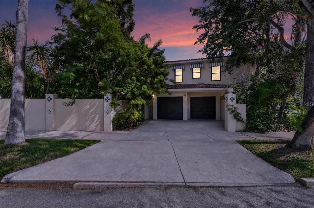 For Sale: $1,200,000 (4 beds, 3 baths, 3334 Square Feet)