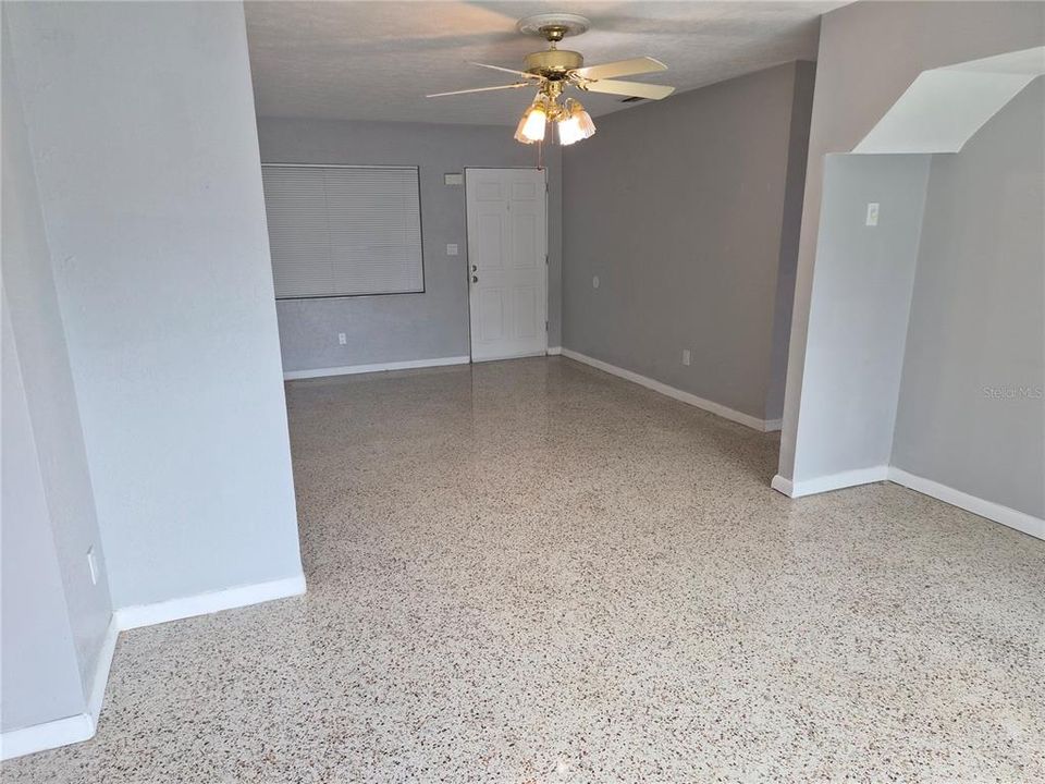 For Rent: $2,400 (3 beds, 2 baths, 1456 Square Feet)