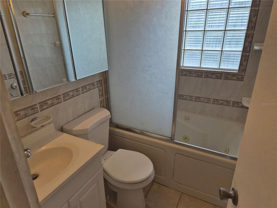 For Rent: $2,400 (3 beds, 2 baths, 1456 Square Feet)